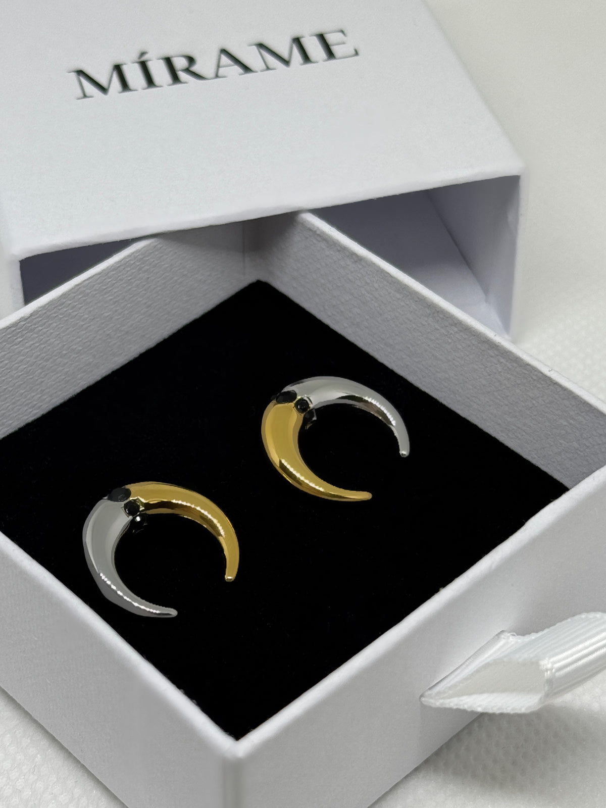 Luné Earrings