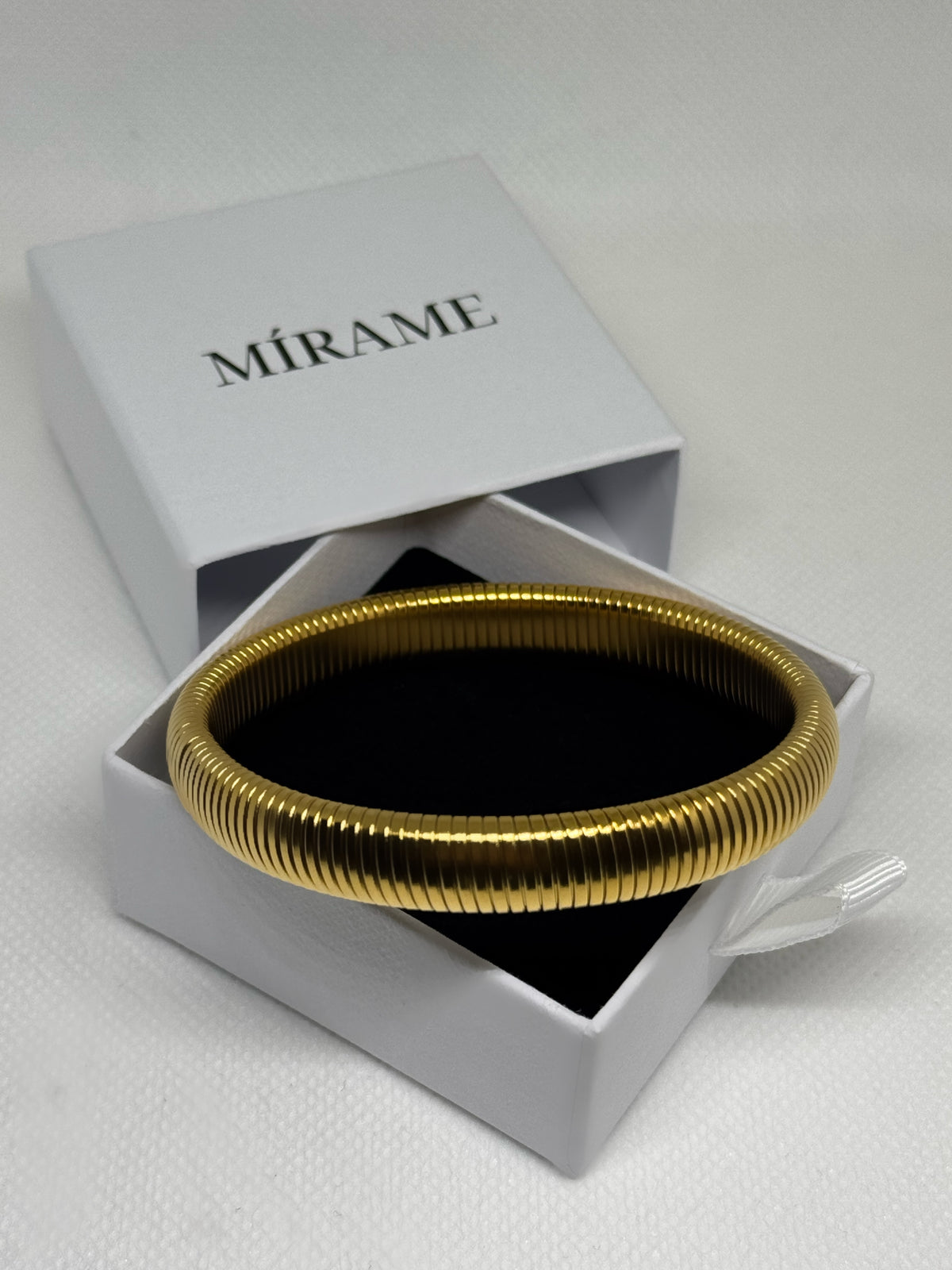 Helix Bangle – Gold
