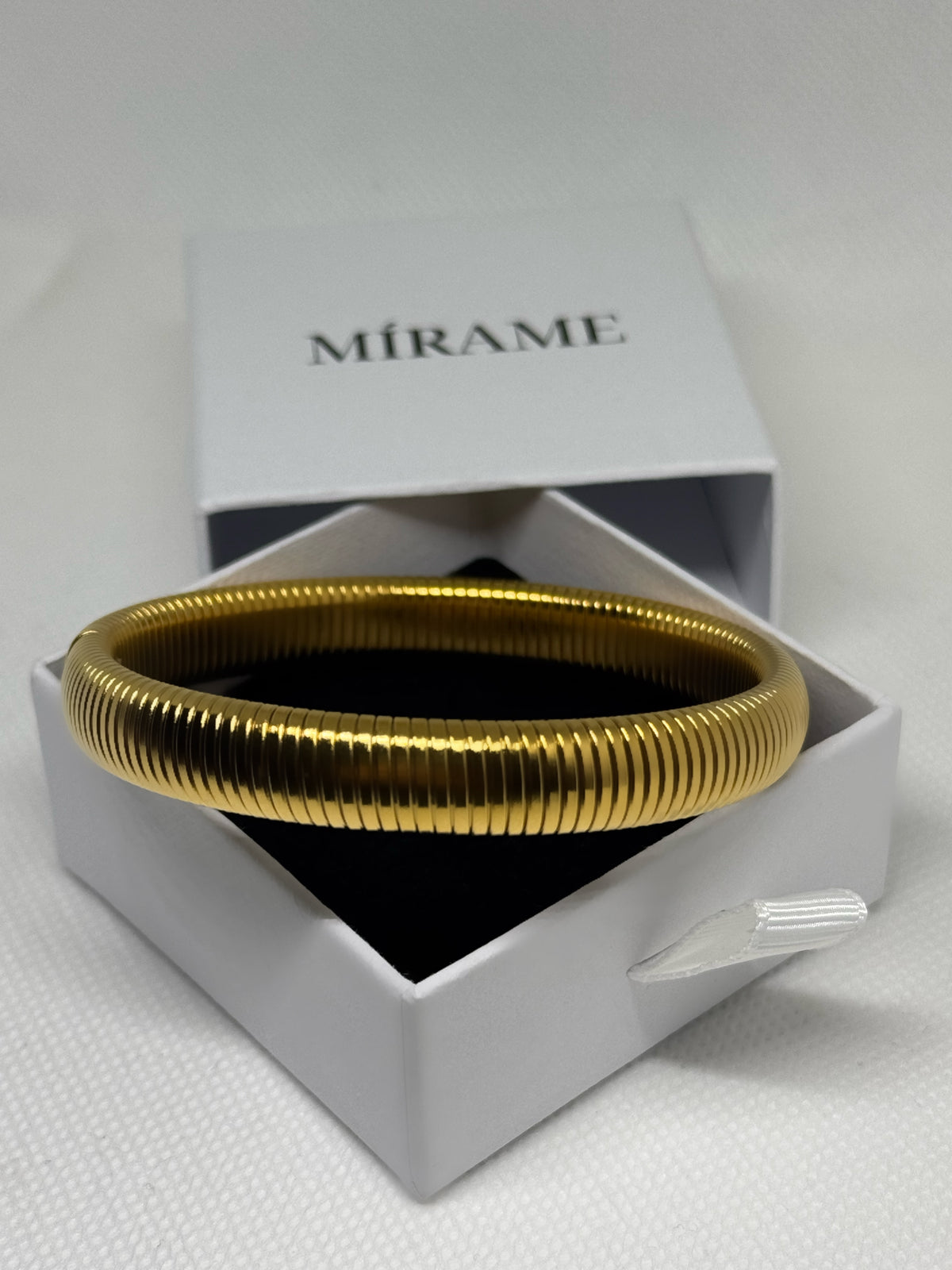 Helix Bangle – Gold