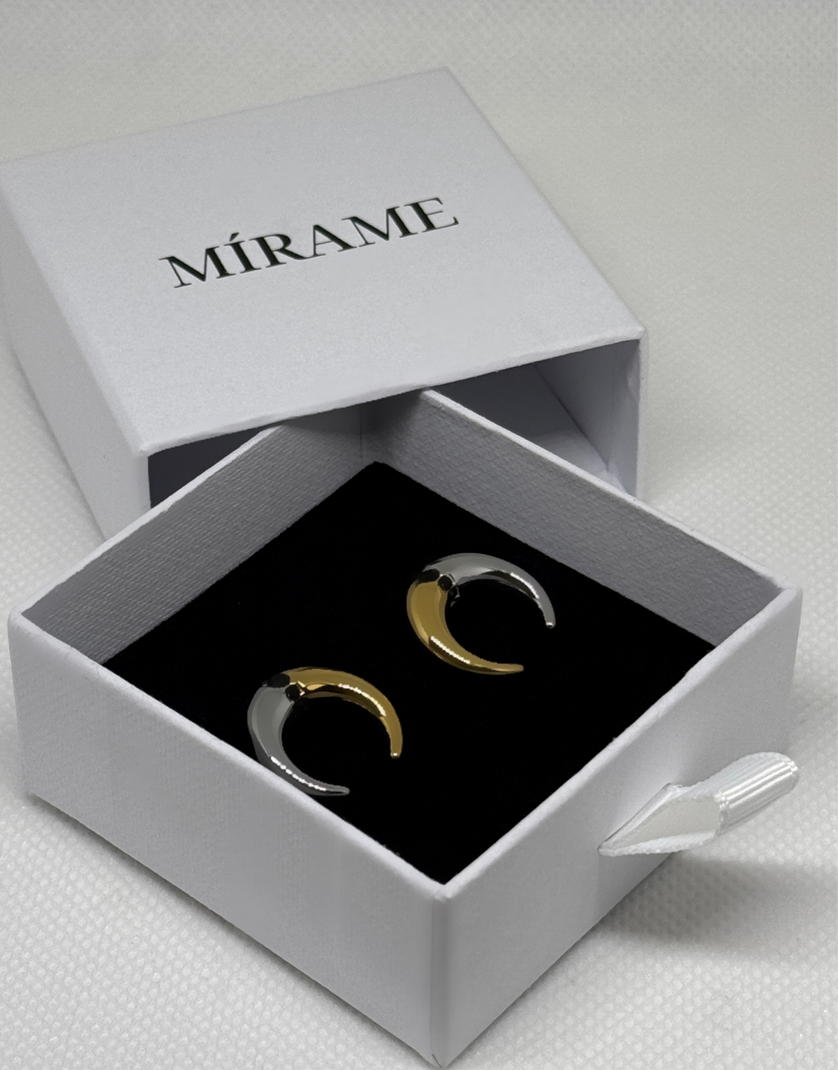 Luné Earrings