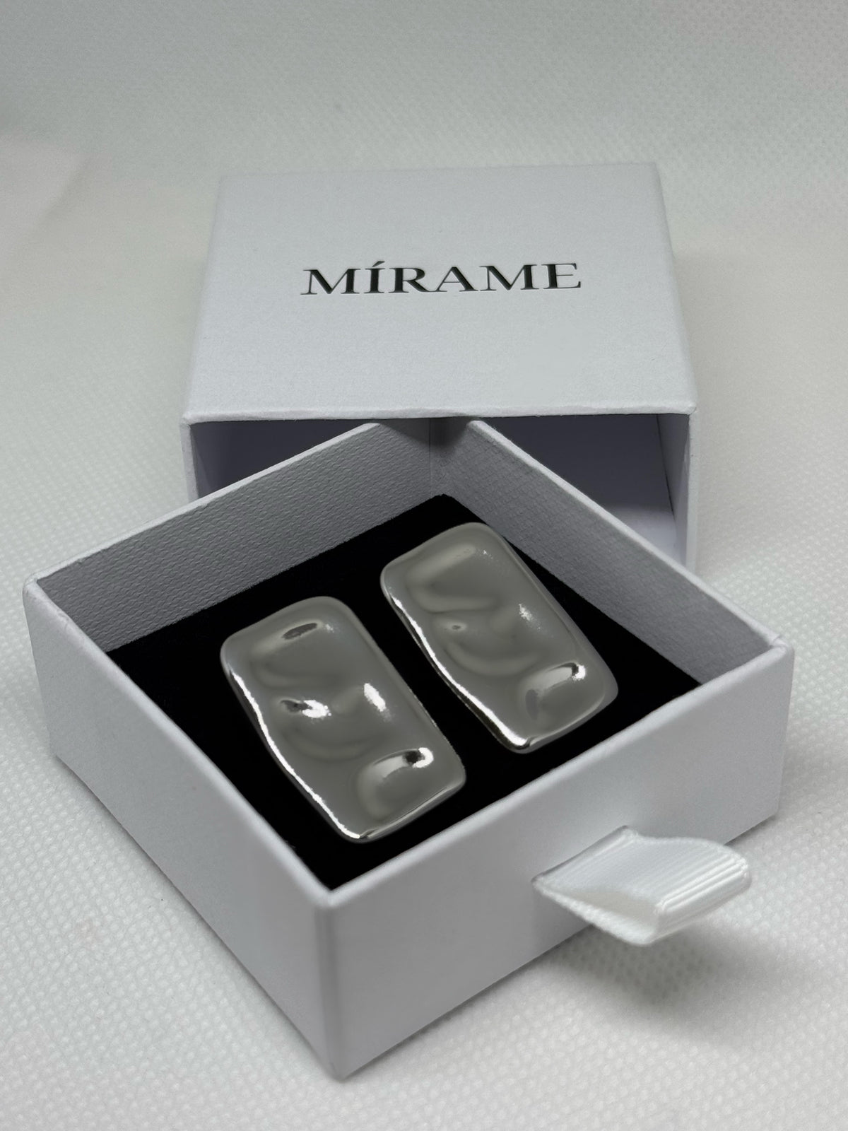 Molten Studs – Silver